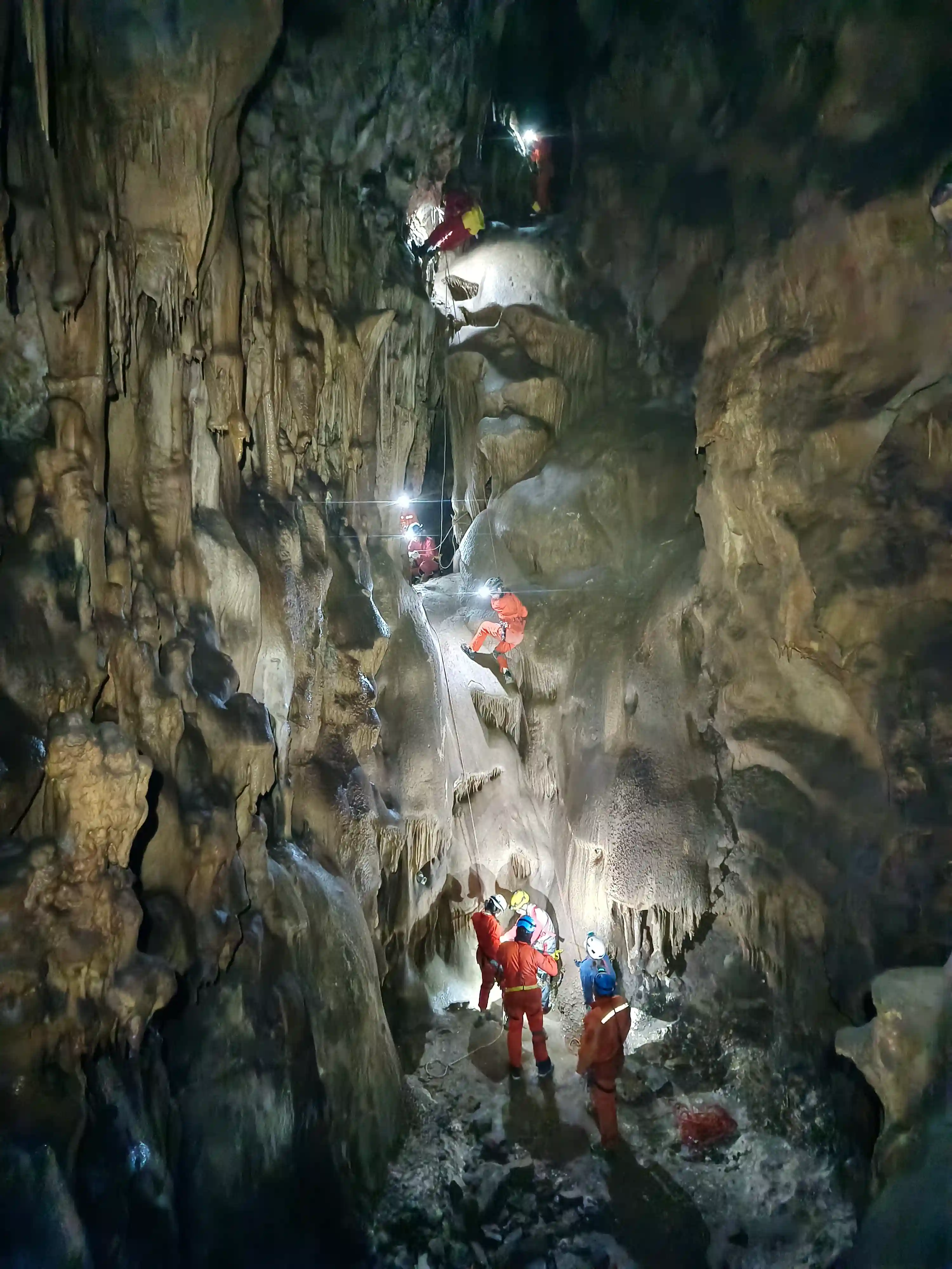 12月7日 周天 |  熊骨洞  +  徒步